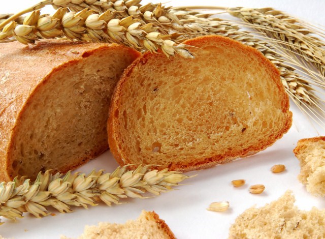Диетологи: зимой надо кушать побольше хлеба