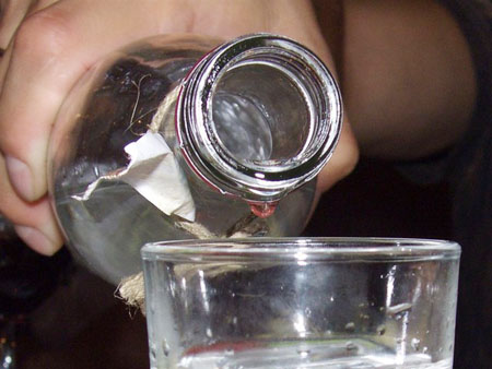 Водку можно использовать и не по прямому назначению