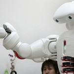 Японцы изобрели медиков-роботов