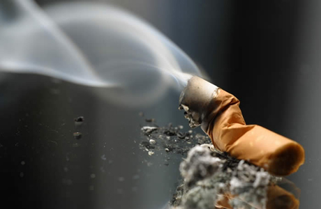 Врачам в США запретили пахнуть табачным дымом