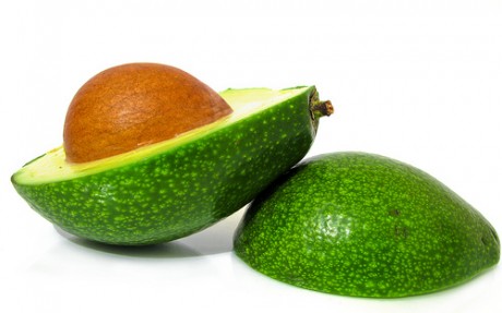 Авокадо может обеспечить кожу комплексом витаминов группы В