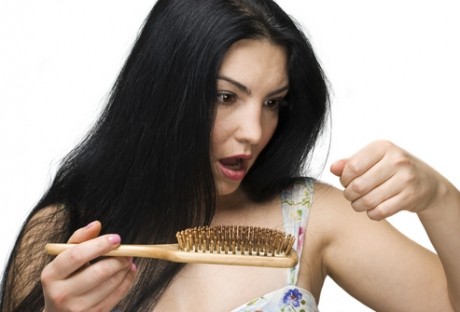 Причины выпадения волос у женщин
